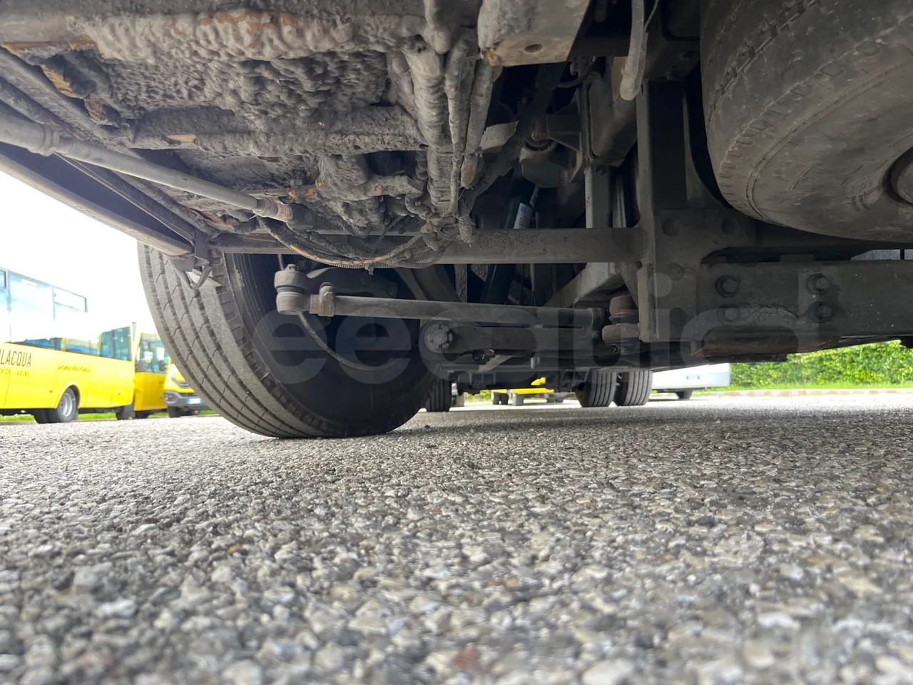 King Long XMQ6996 XMQ6996 / Euro 5 - 215 Kw - 9.895 Mt - front axle right side