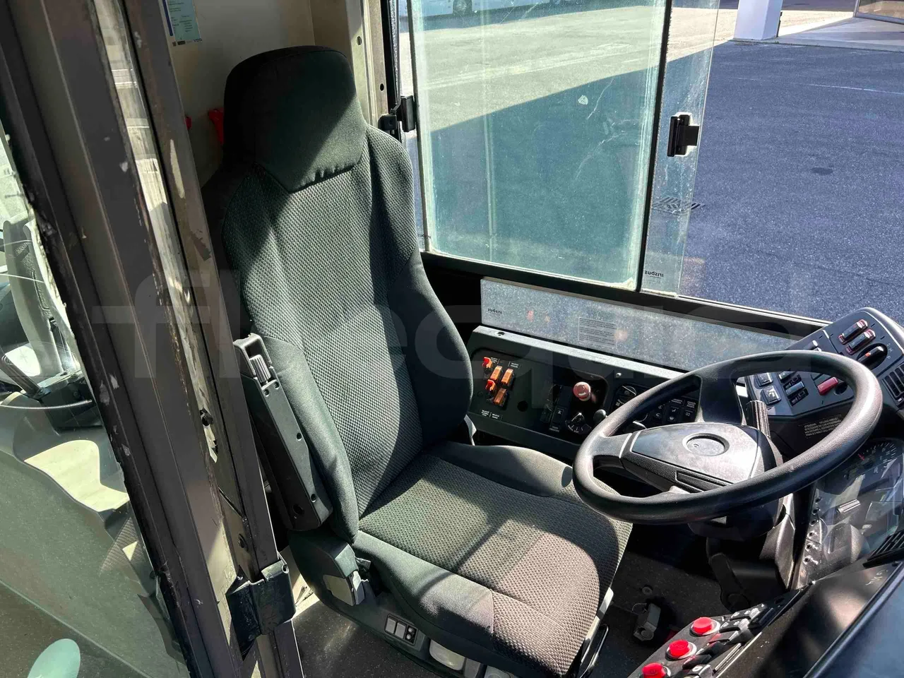 Iveco Citelis Euro5 - 280kW - 17.900mt - driver's seat photo