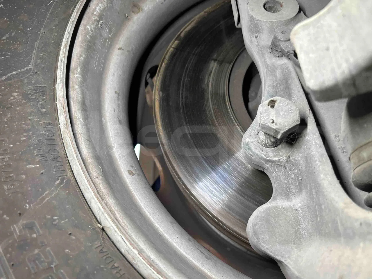 Iveco Citelis Euro5 - 280kW - 17.900mt - front discs left