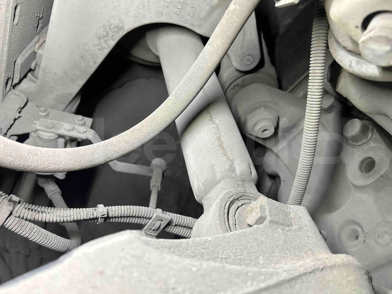 Iveco Citelis Euro5 - 280kW - 17.900mt - front shock absorbers left
