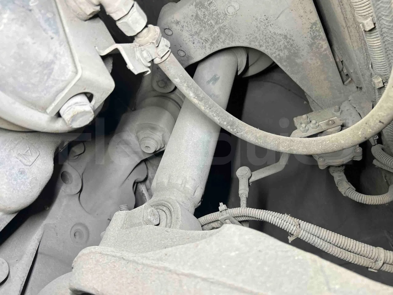 Iveco Citelis Euro5 - 280kW - 17.900mt - front shock absorbers right