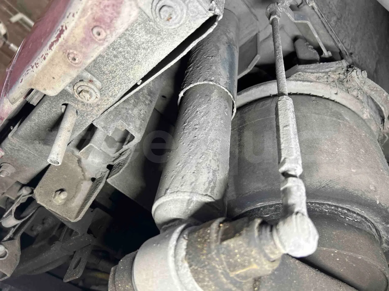 Iveco Citelis Euro5 - 280kW - 17.900mt - axel 3 shock absorbers 1 left