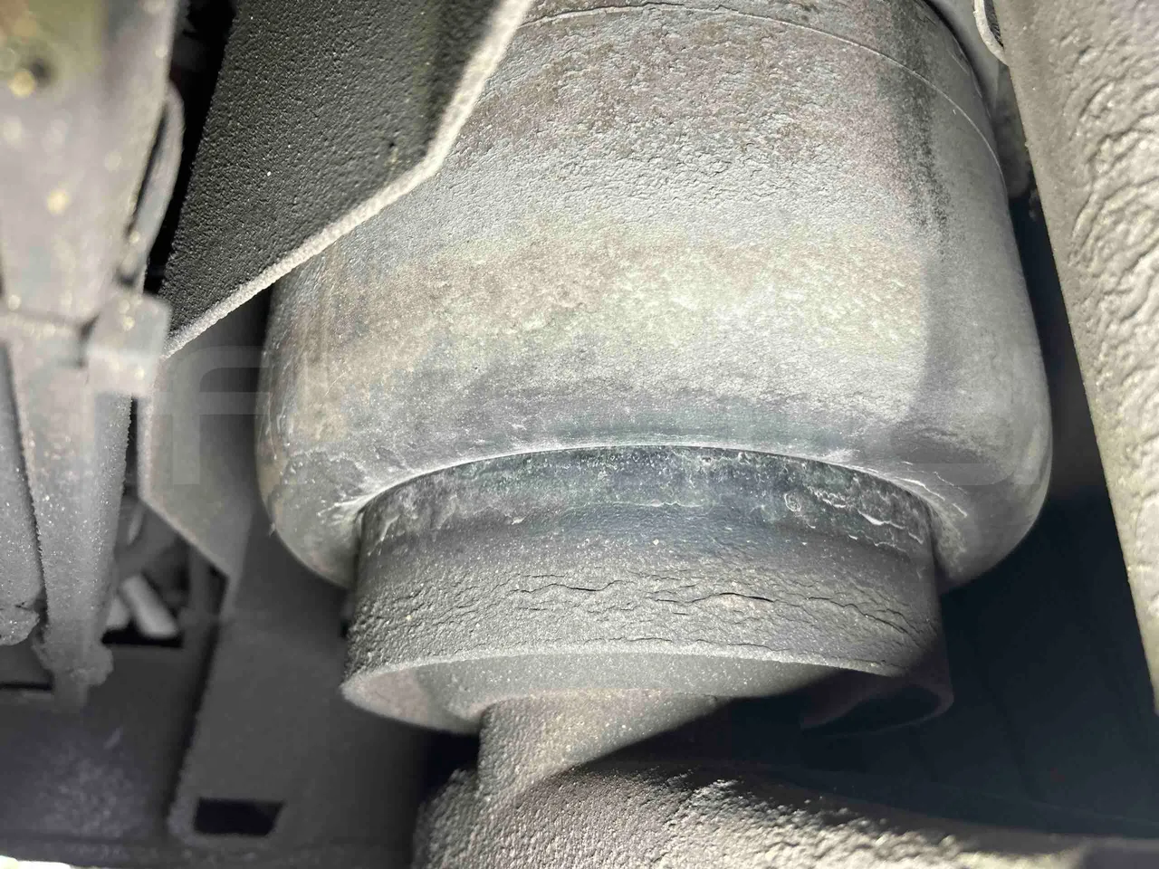 Iveco Citelis Euro5 - 280kW - 17.900mt - axel 3 shock absorbers 2 left