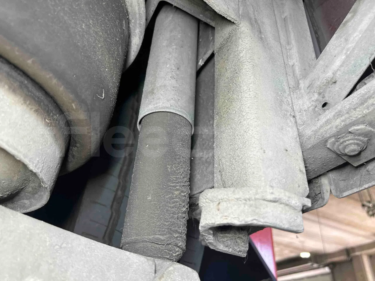 Iveco Citelis Euro5 - 280kW - 17.900mt - axel 3 shock absorbers 2 right
