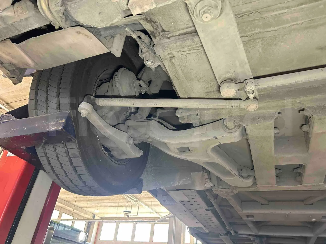 Iveco Citelis Euro5 - 280kW - 17.900mt - front axle right side