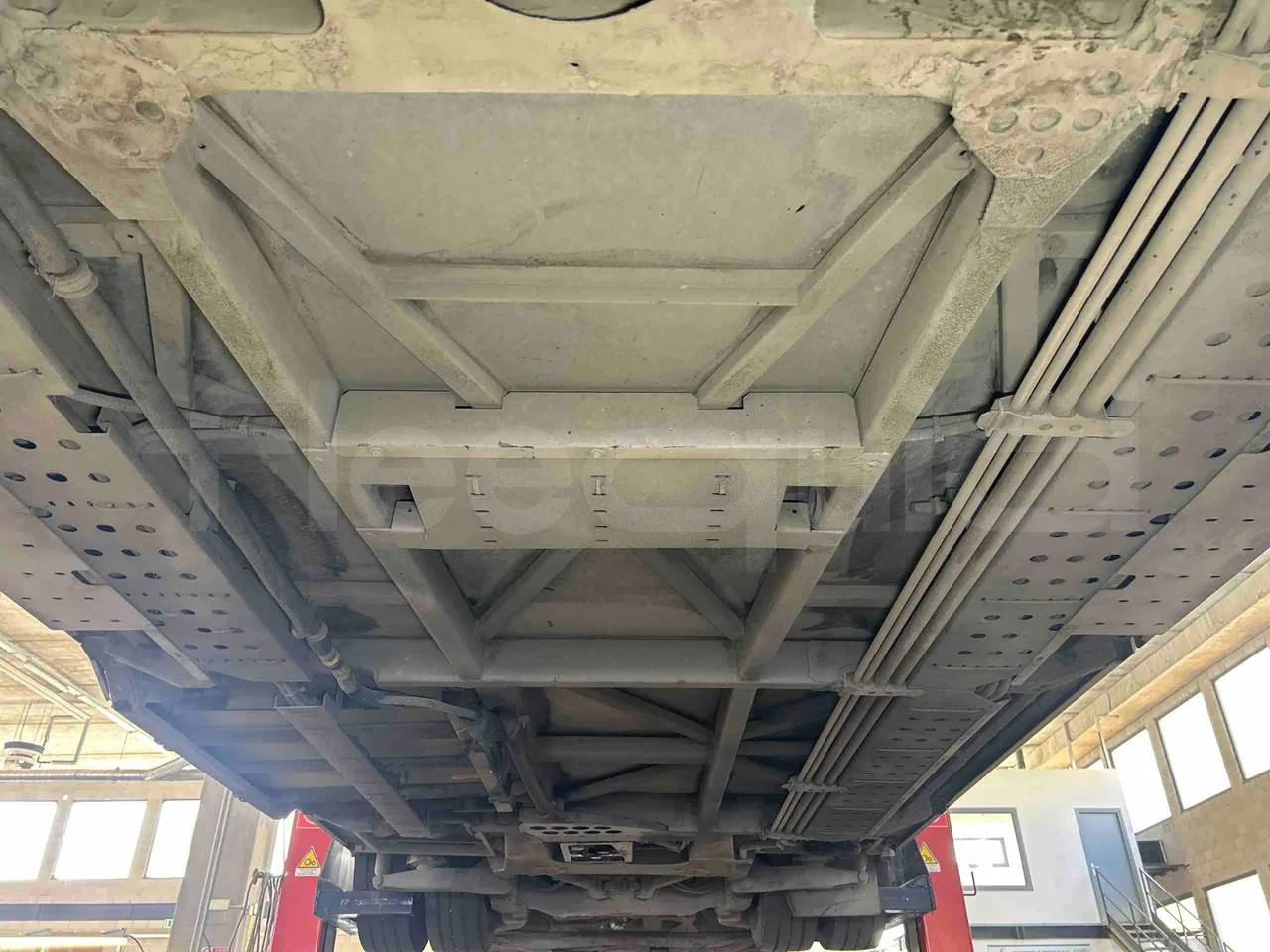 Iveco Citelis Euro5 - 280kW - 17.900mt - central undercarriage photo