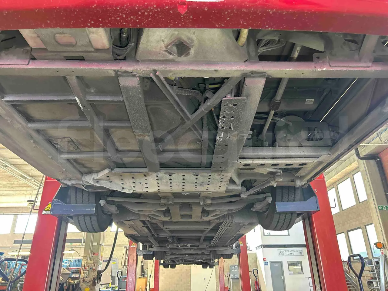 Iveco Citelis Euro5 - 280kW - 17.900mt - front undercarriage from front