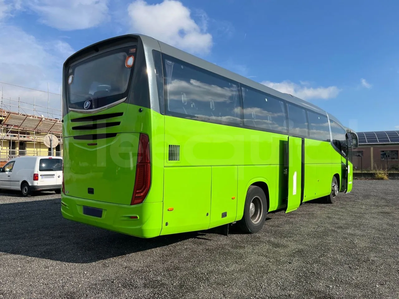 Irizar i6 12.35 - Euro6 - 300kW - 12.200mt - 3/4 right rear doors open
