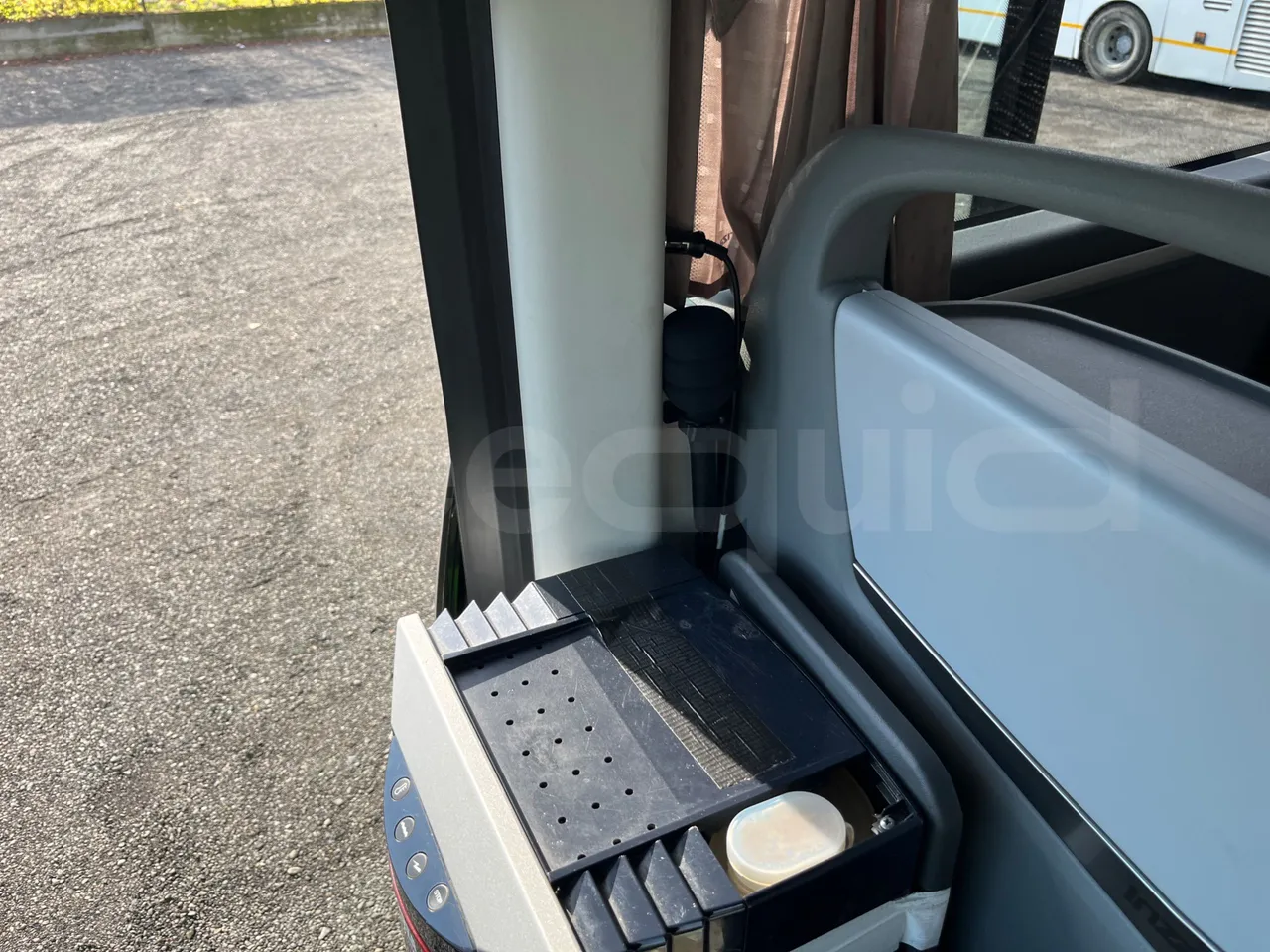 Irizar i6 12.35 - Euro6 - 300kW - 12.200mt - hostes microphone accessories photo