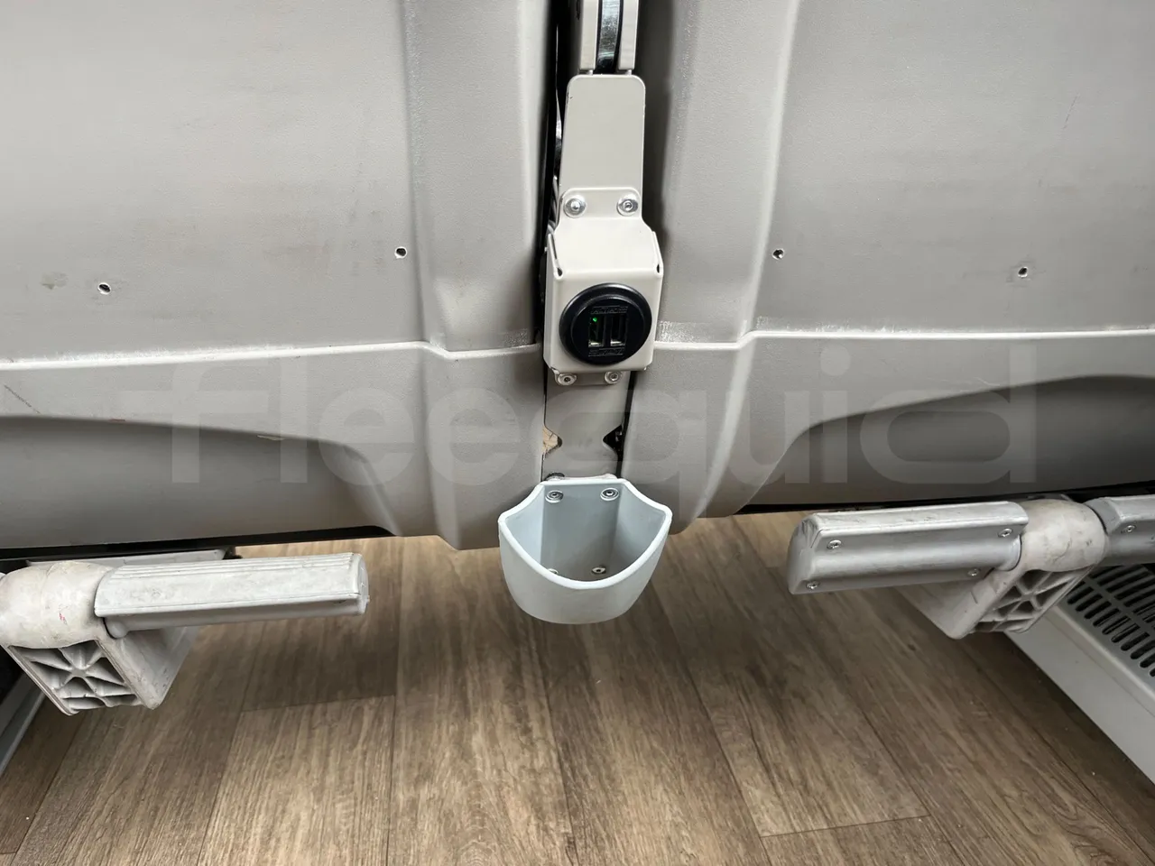 Irizar i6 12.35 - Euro6 - 300kW - 12.200mt - usb charging detail