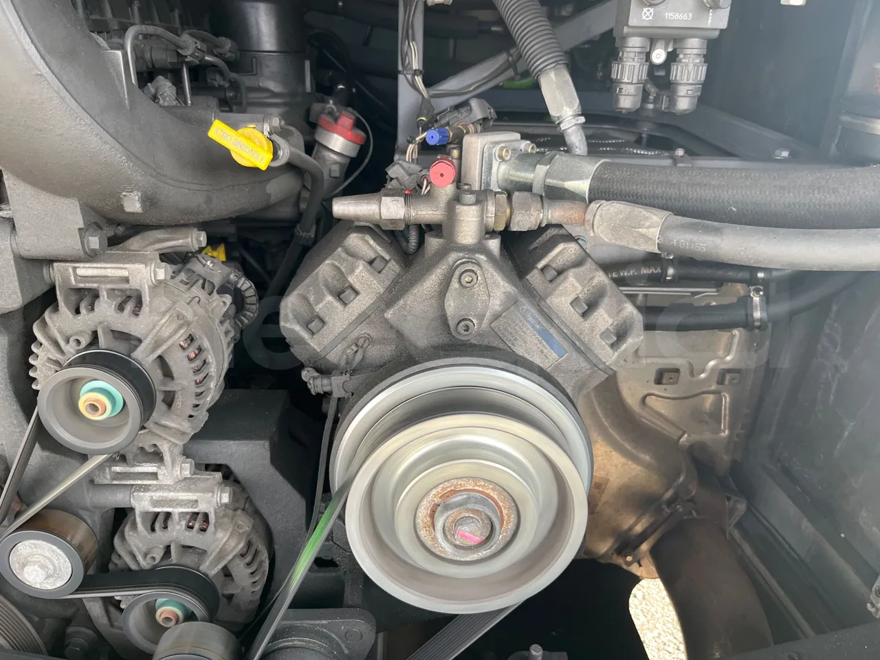 Irizar i6 12.35 - Euro6 - 300kW - 12.200mt - air conditioning compressor