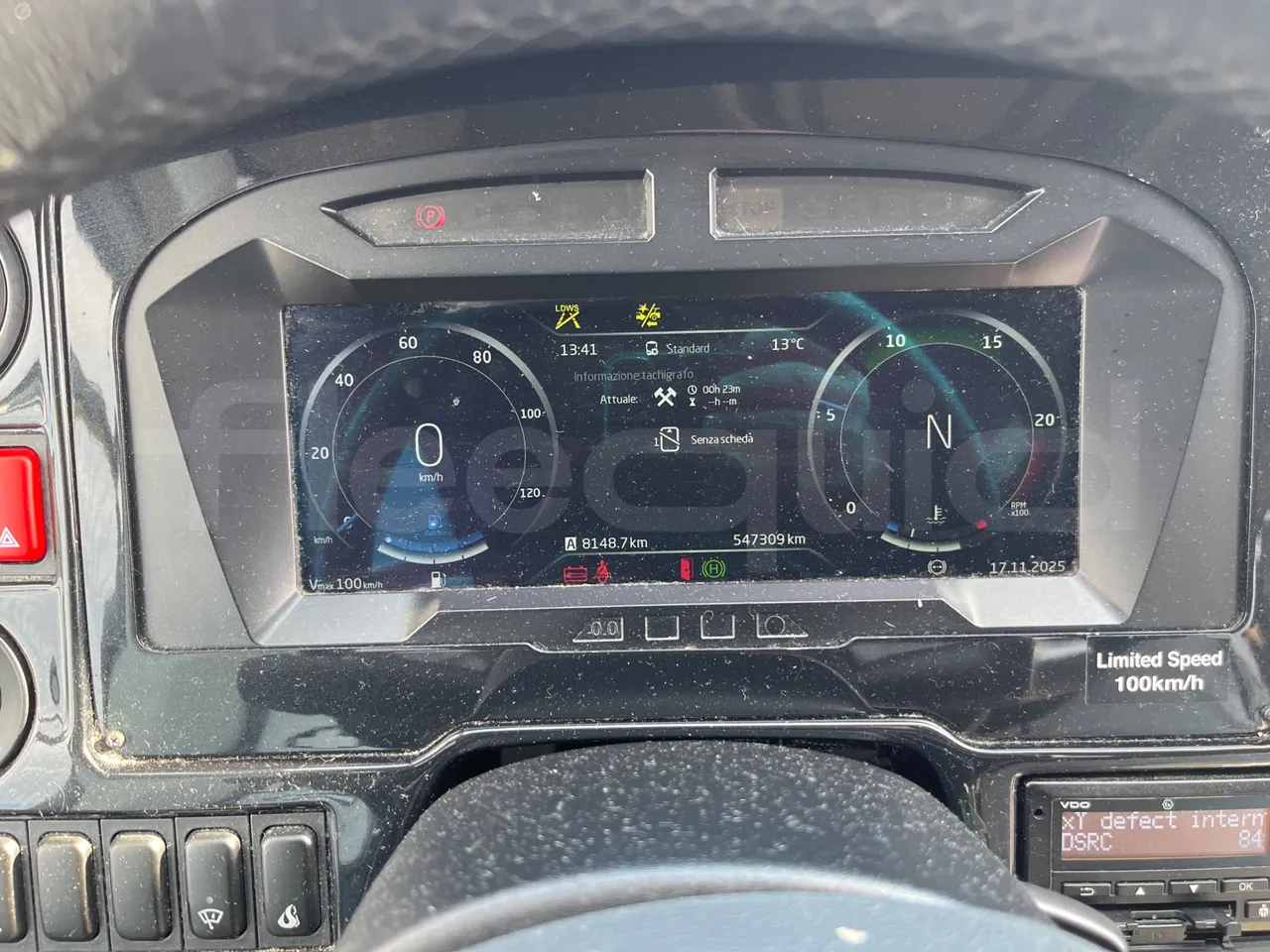 Irizar i6 12.35 - Euro6 - 300kW - 12.200mt - dashboard lights on