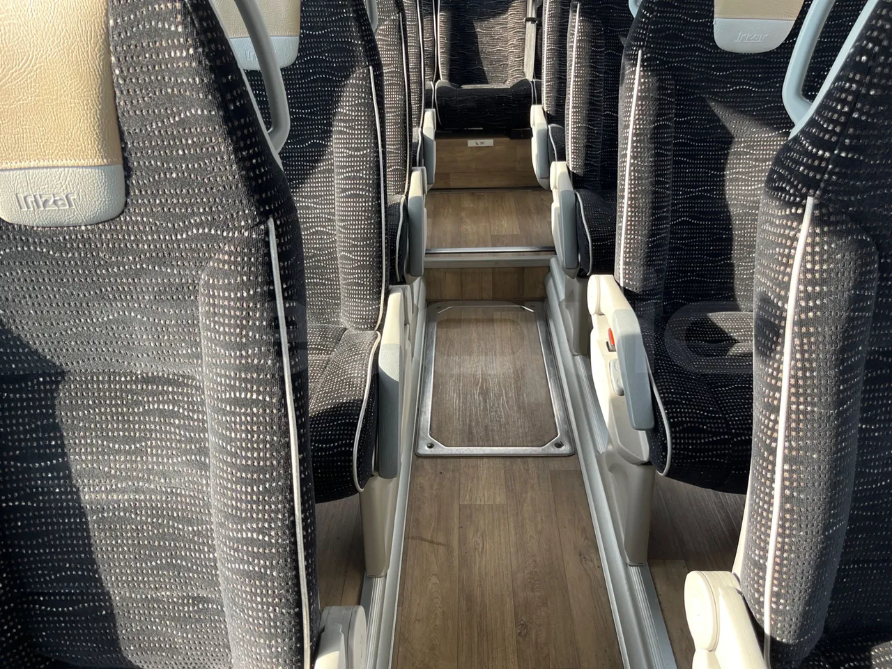 Irizar i6 12.35 - Euro6 - 300kW - 12.200mt - floor hatches photo