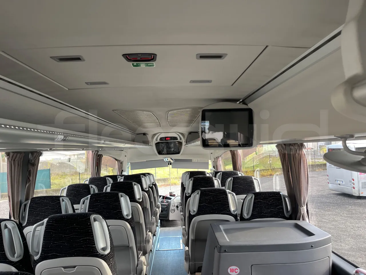 Irizar i6 12.35 - Euro6 - 300kW - 12.200mt - monitor detail photo