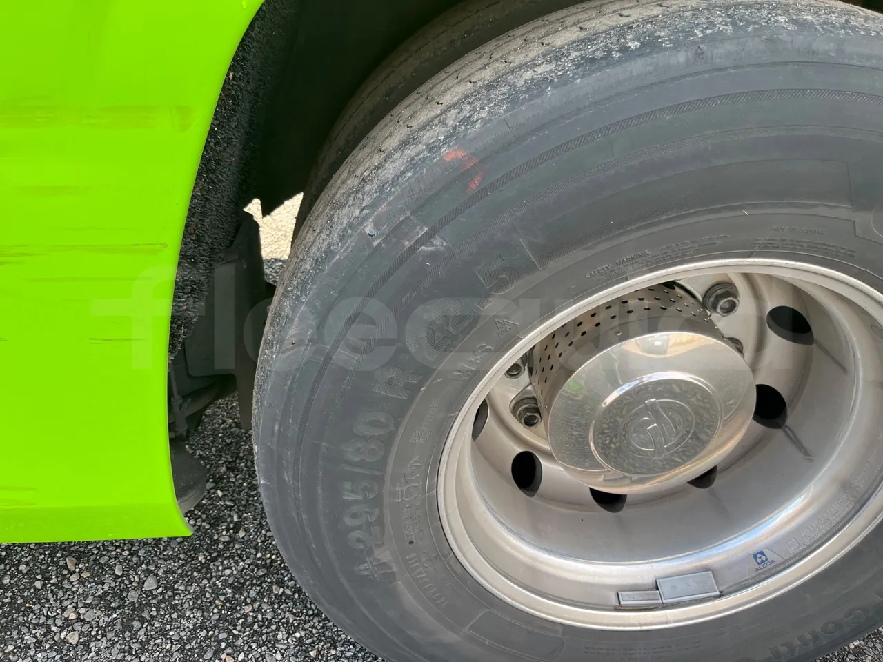 Irizar i6 12.35 - Euro6 - 300kW - 12.200mt - tread condition front tires right