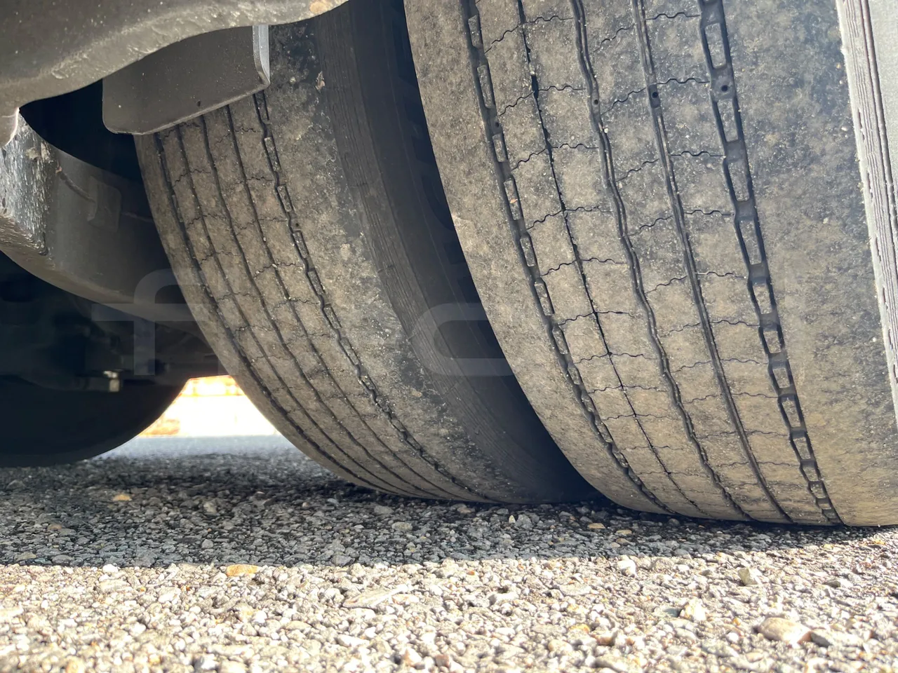 Irizar i6 12.35 - Euro6 - 300kW - 12.200mt - tread condition second axle tires left