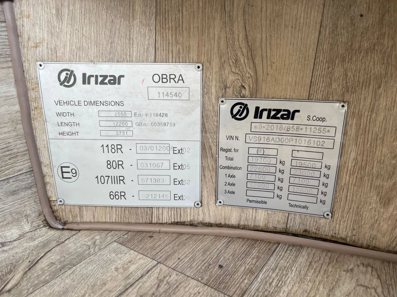 Irizar i6 12.35 - Euro6 - 300kW - 12.200mt - vehicle plate photo