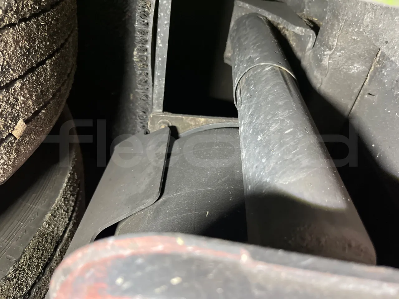 Irizar i6 12.35 - Euro6 - 300kW - 12.200mt - axle 2 shock absorbers 2 left