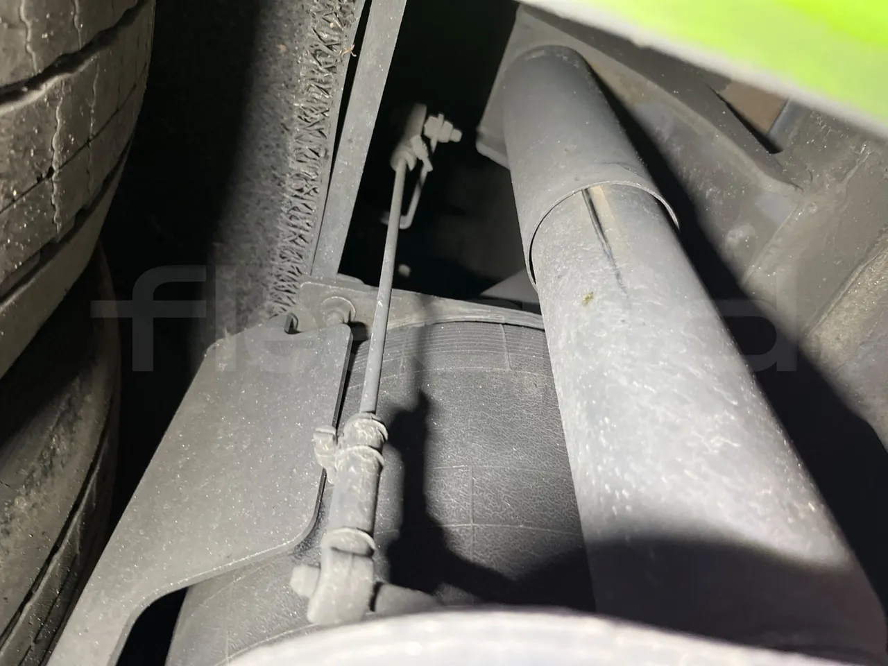 Irizar i6 12.35 - Euro6 - 300kW - 12.200mt - axle 2 shock absorbers 1 right