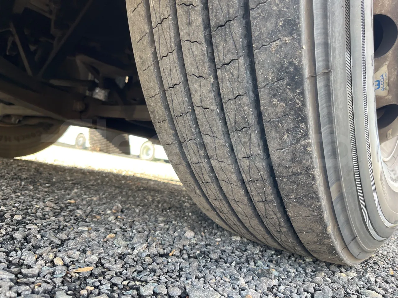 Irizar i6 12.35 - Euro6 - 300kW - 12.200mt - rear left tire photo