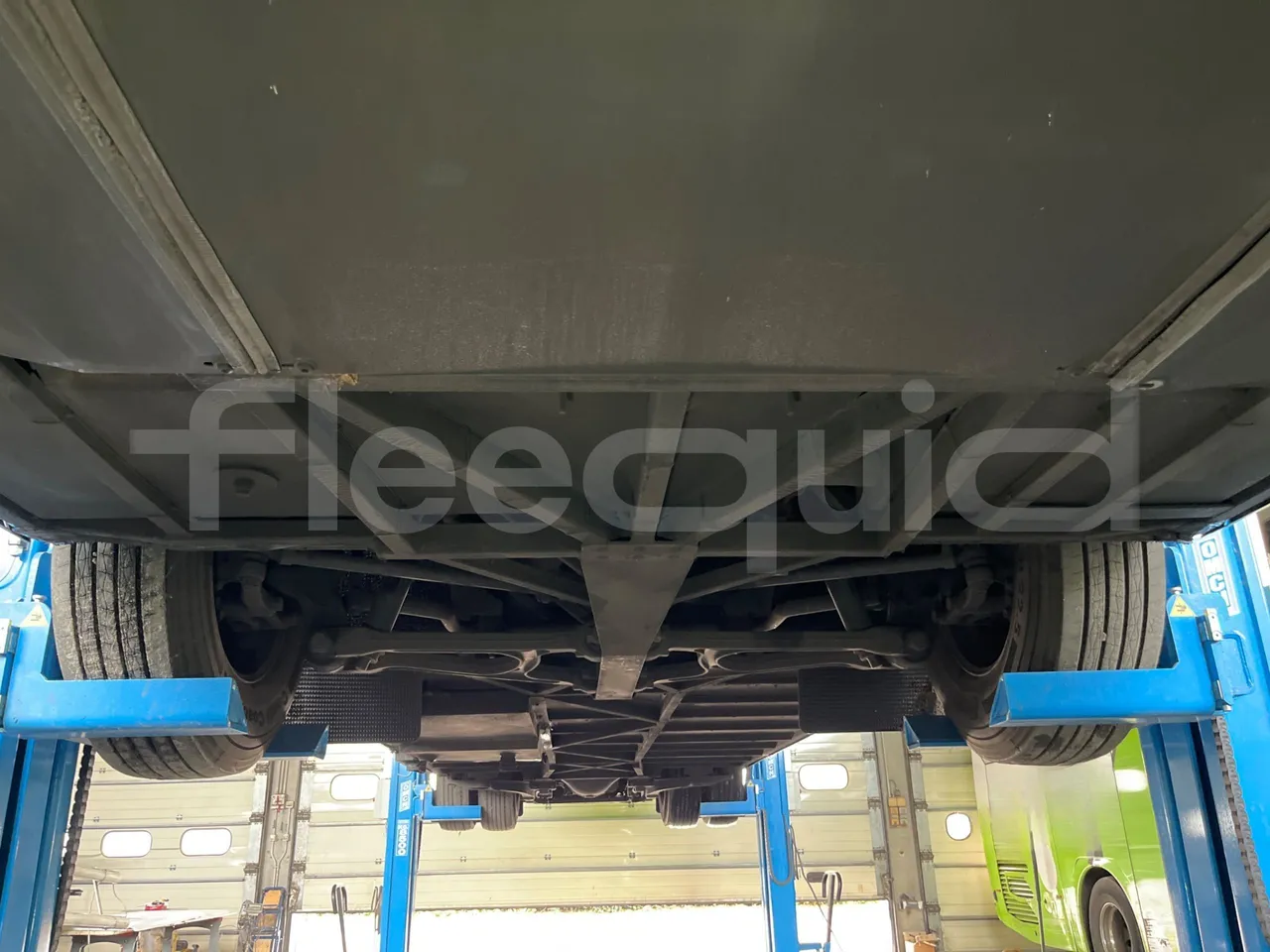 Irizar i6 12.35 - Euro6 - 300kW - 12.200mt - front undercarriage from front
