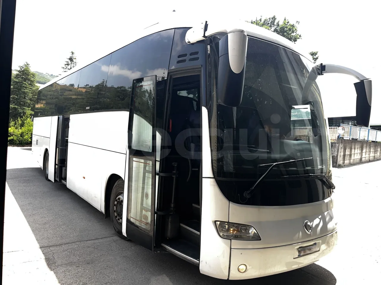 Iveco Domino - 3/4 right front doors open