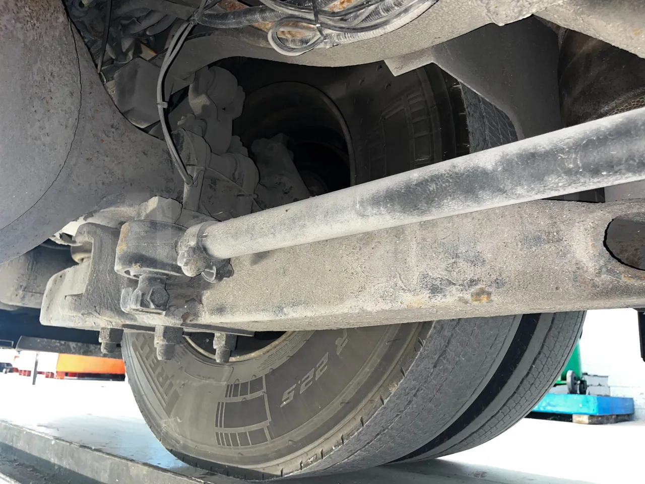 Iveco Domino - tread condition front tires right