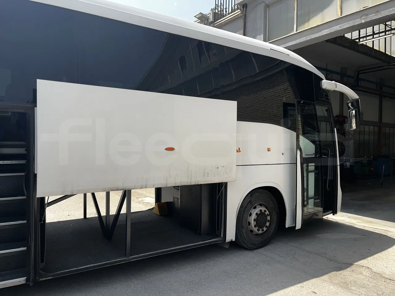 Iveco Domino - platform open photo