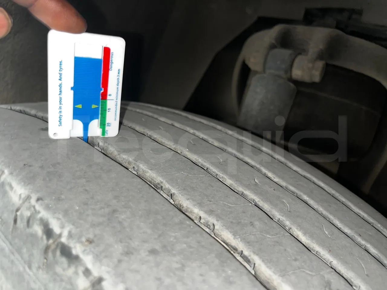 Iveco Domino - Second Axle Left Side: Tyre Size