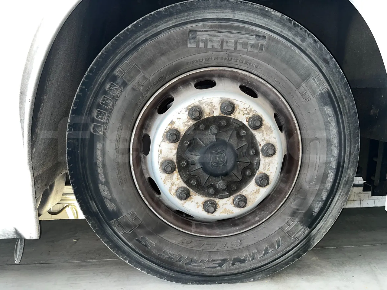 Iveco Domino - rear left tire photo