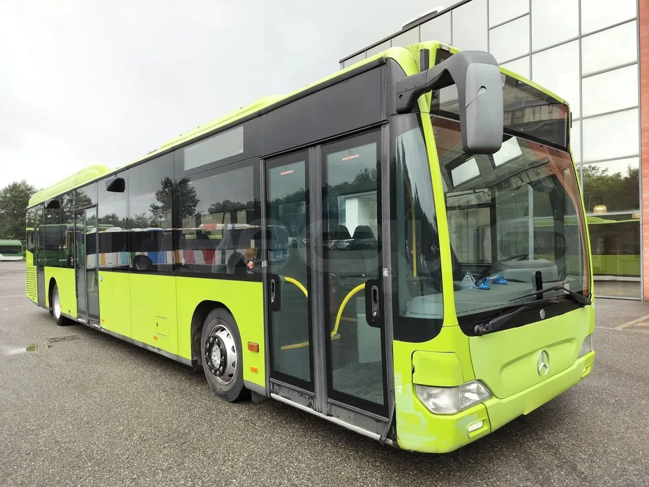 Mercedes-Benz Citaro O 530 LE - Euro5 - 220kW - 13.057mt - 3/4 front right doors
