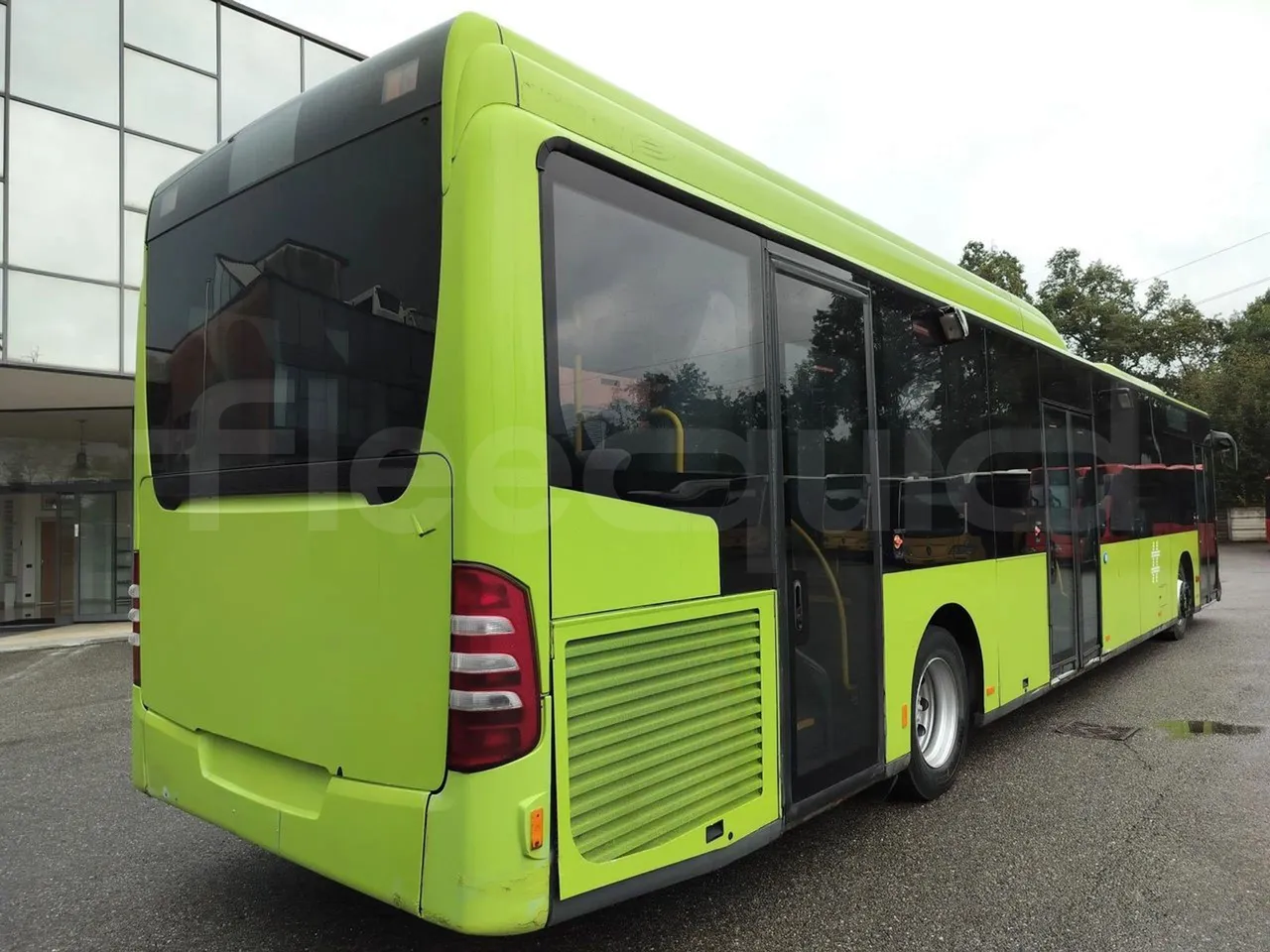 Mercedes-Benz Citaro O 530 LE - Euro5 - 220kW - 13.057mt - 3/4 right rear doors closed
