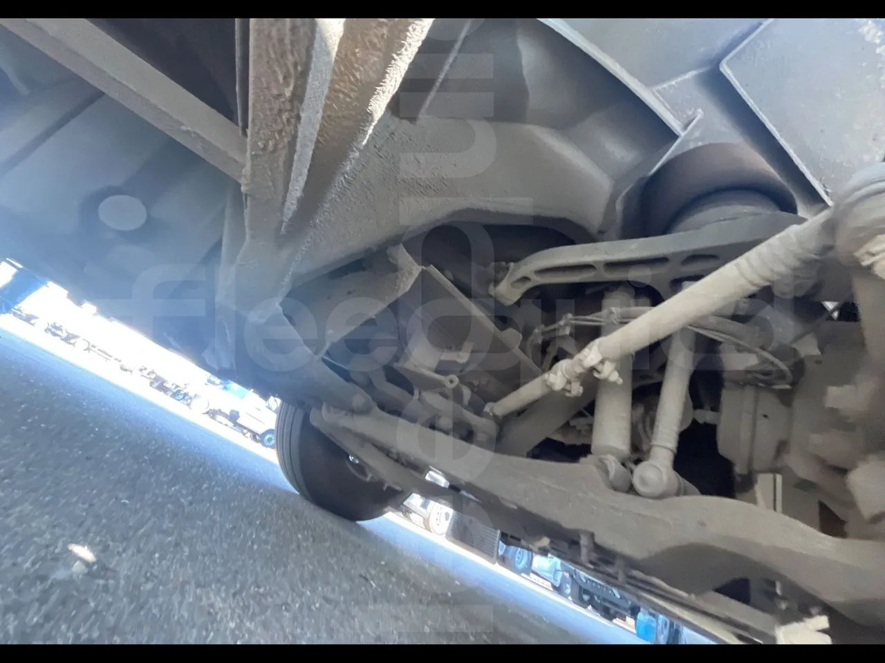 Volvo B12B 6X2 - EUR4 - 338kW -14.995m - axle 2 discs left