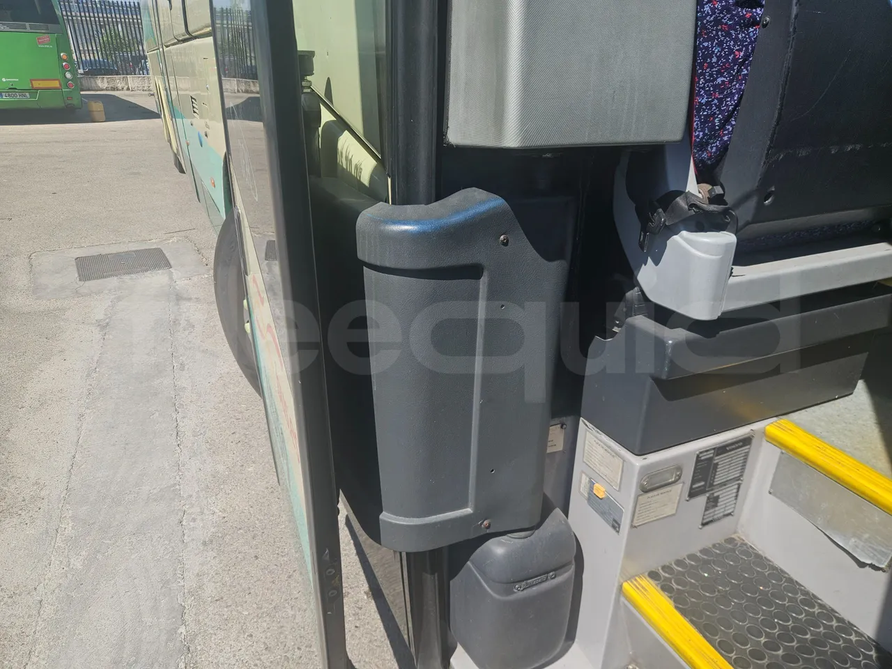 Volvo B12B 6X2 - EUR4 - 338kW -14.995m - door mechanism photo