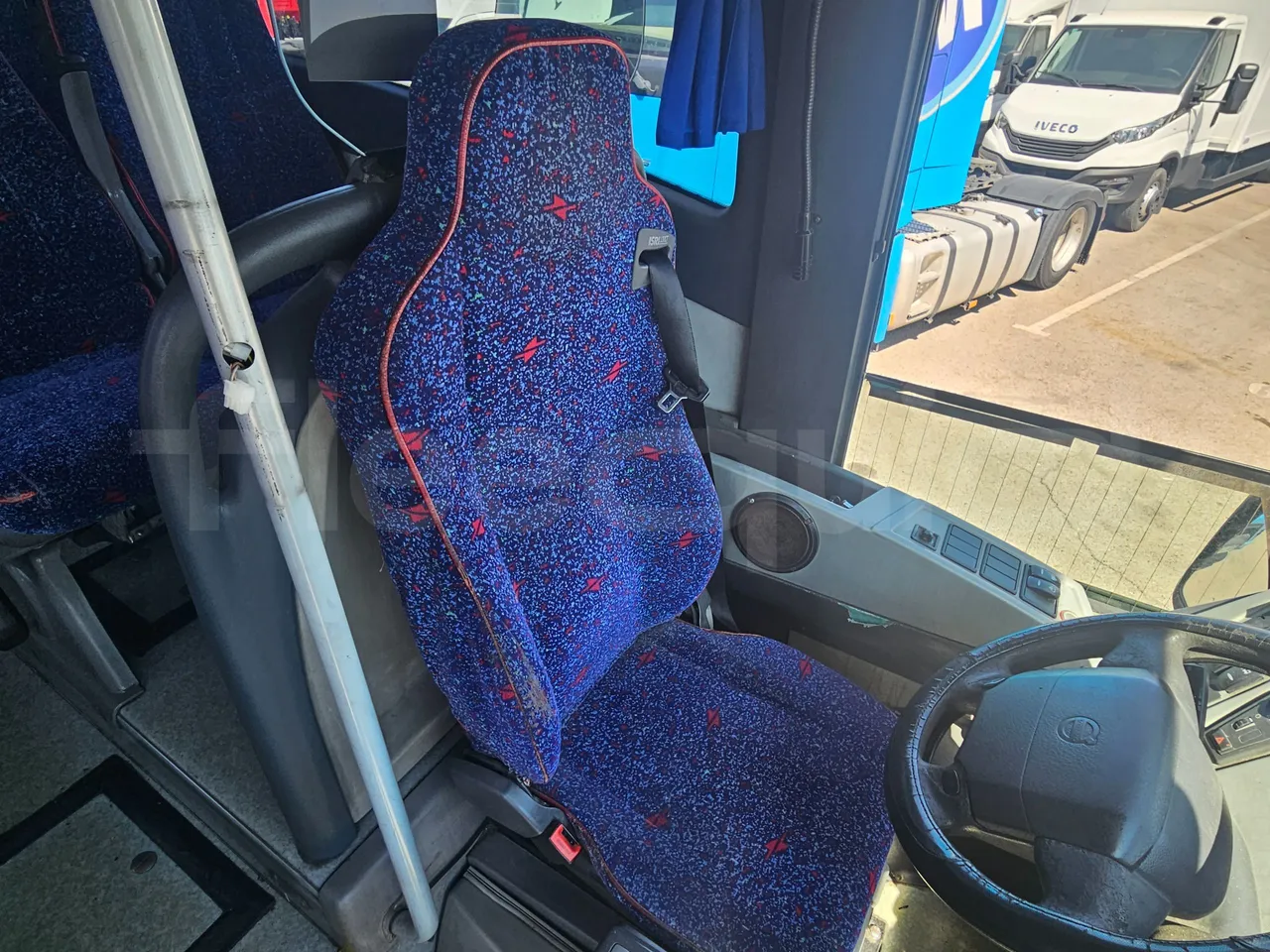 Volvo B12B 6X2 - EUR4 - 338kW -14.995m - driver's seat photo (mandatory for bus to scrap)