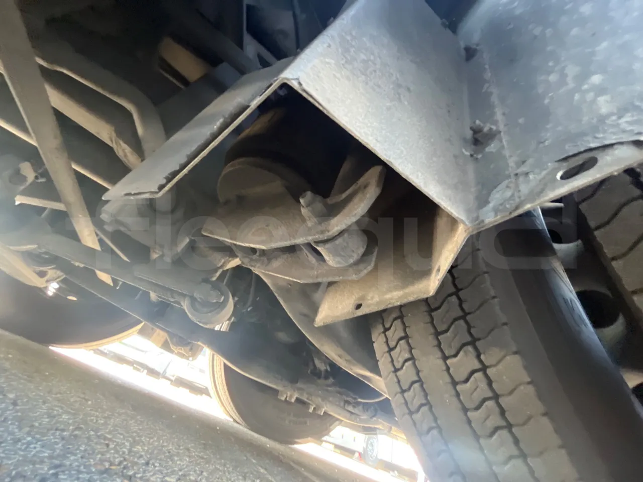 Volvo B12B 6X2 - EUR4 - 338kW -14.995m - front discs left