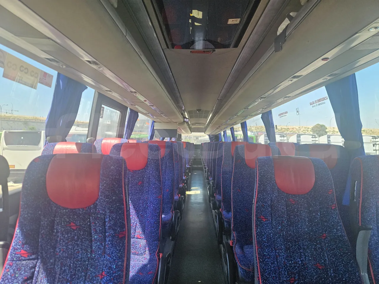 Volvo B12B 6X2 - EUR4 - 338kW -14.995m - interior reverse seats driver height (mandatory for bus to scrap)