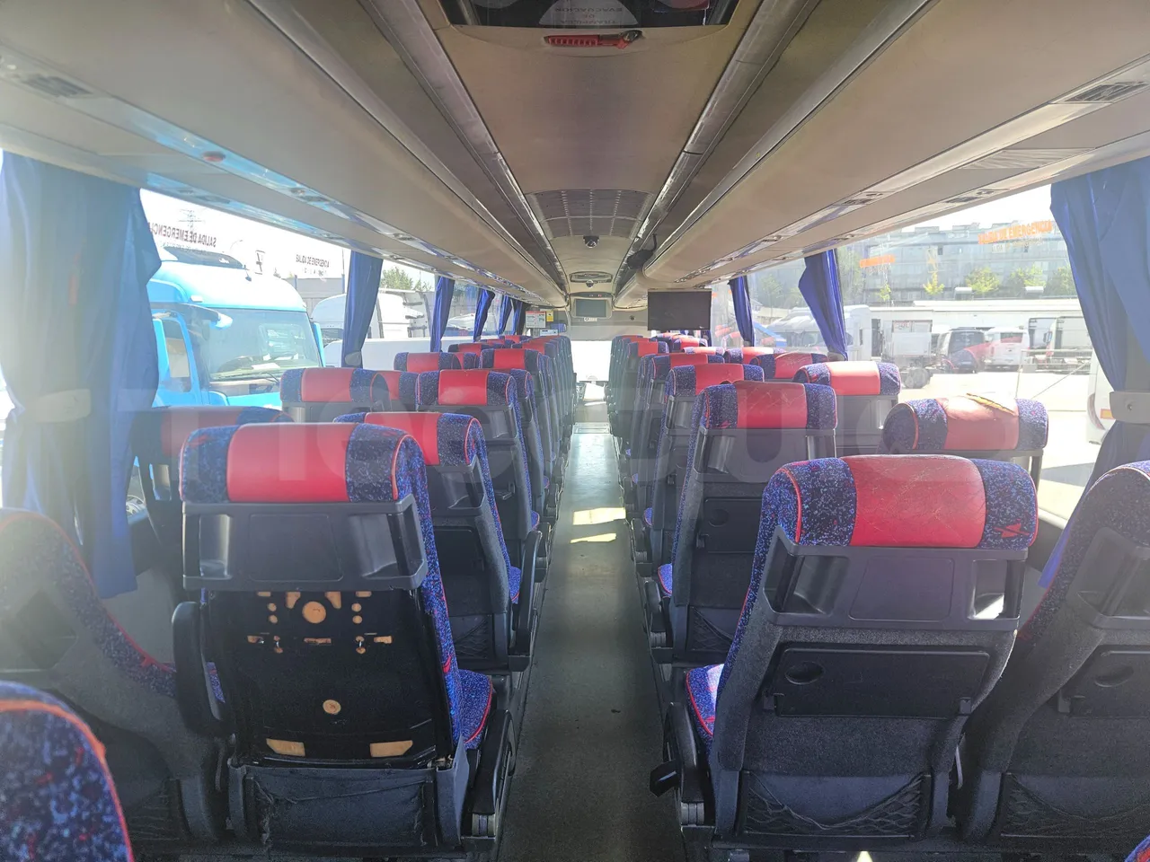 Volvo B12B 6X2 - EUR4 - 338kW -14.995m - forward view all seats last row height