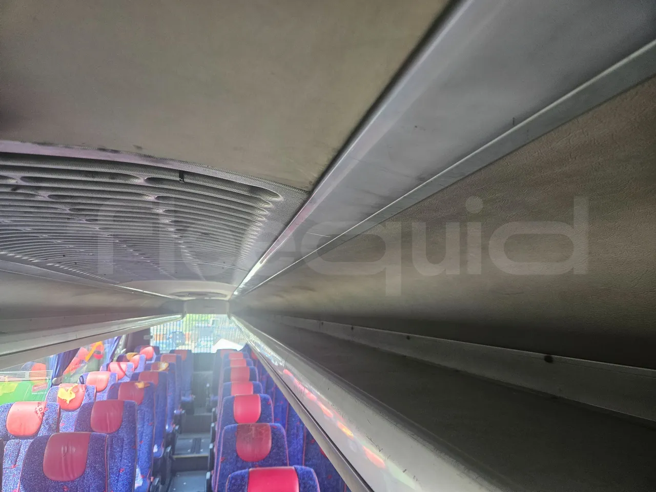 Volvo B12B 6X2 - EUR4 - 338kW -14.995m - overhead compartments photo