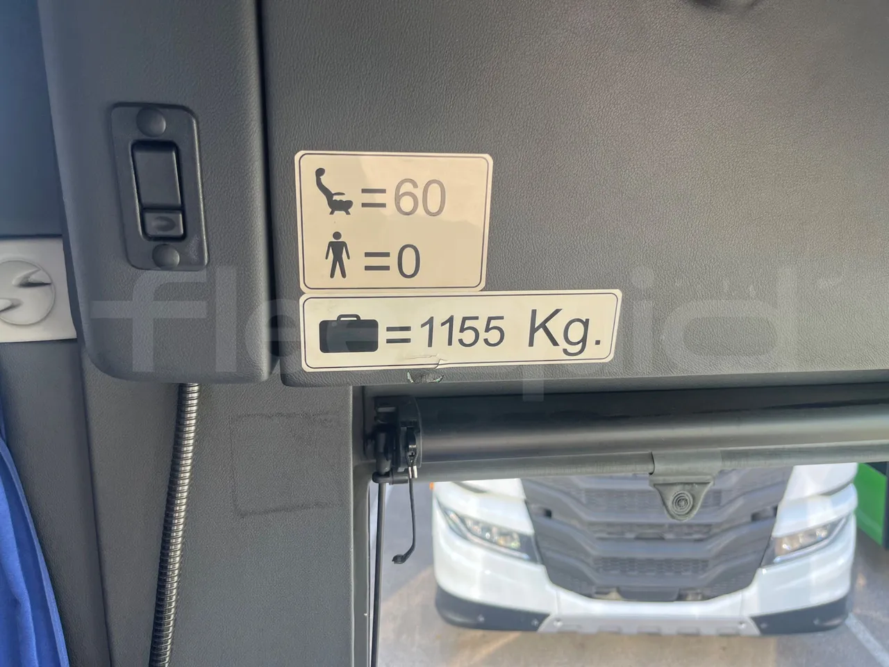 Volvo B12B 6X2 - EUR4 - 338kW -14.995m - seat plate photo