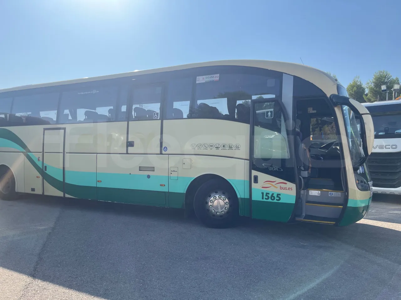 Volvo B12B 6X2 - EUR4 - 338kW -14.995m - platform code photo
