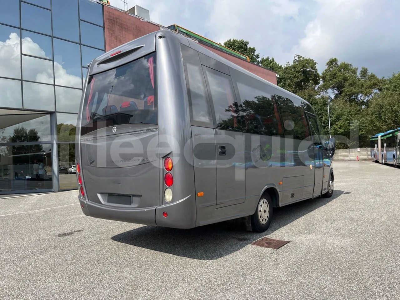 Iveco Daily 65C/E4 - EUR5 - 125kW - 7.714m Wing - 3/4 right rear doors closed