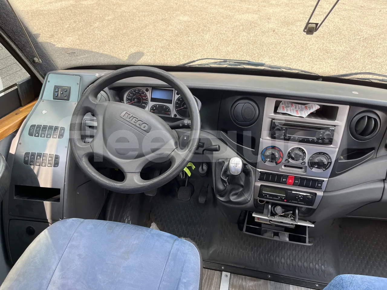 Iveco Daily 65C/E4 - EUR5 - 125kW - 7.714m Wing - buttons panels on