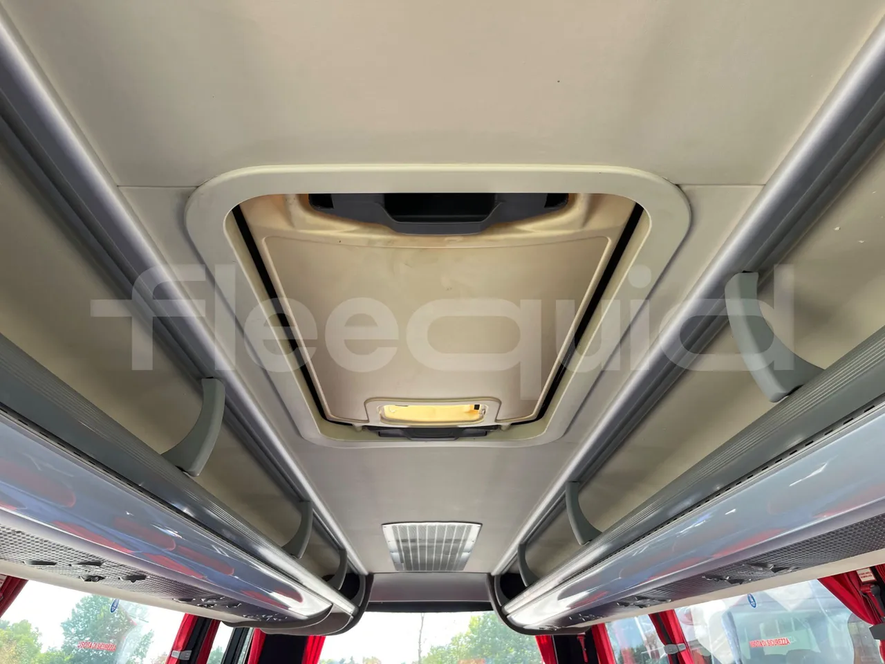 Iveco Daily 65C/E4 - EUR5 - 125kW - 7.714m Wing - roof hatch 1