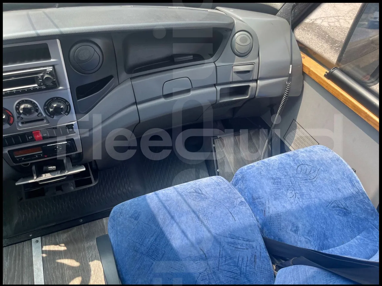 Iveco Daily 65C/E4 - EUR5 - 125kW - 7.714m Wing - overhead compartments photo