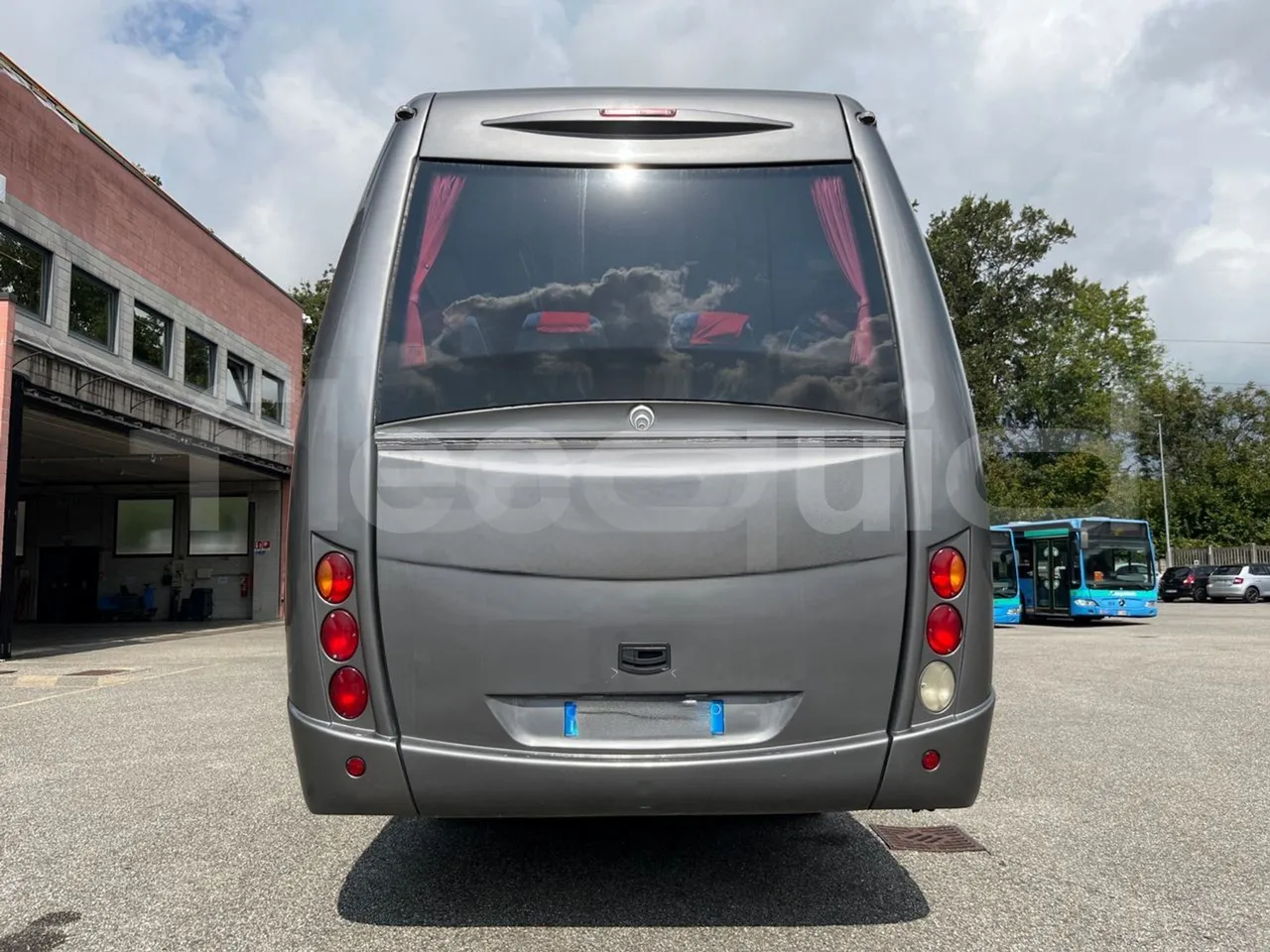 Iveco Daily 65C/E4 - EUR5 - 125kW - 7.714m Wing - rear hatch closed