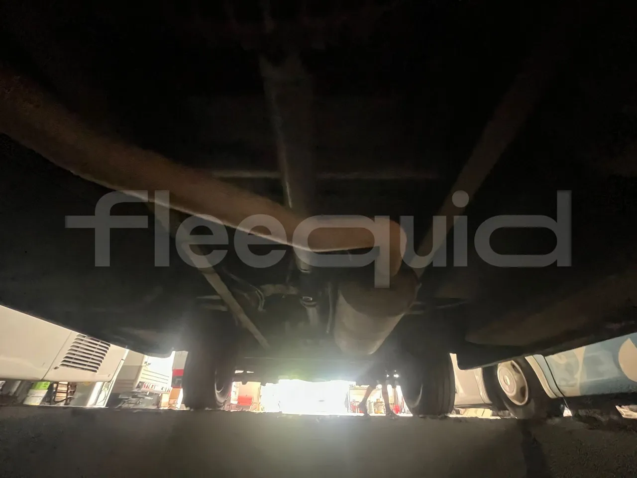 Iveco Daily 65C/E4 - EUR5 - 125kW - 7.714m Wing - central undercarriage photo