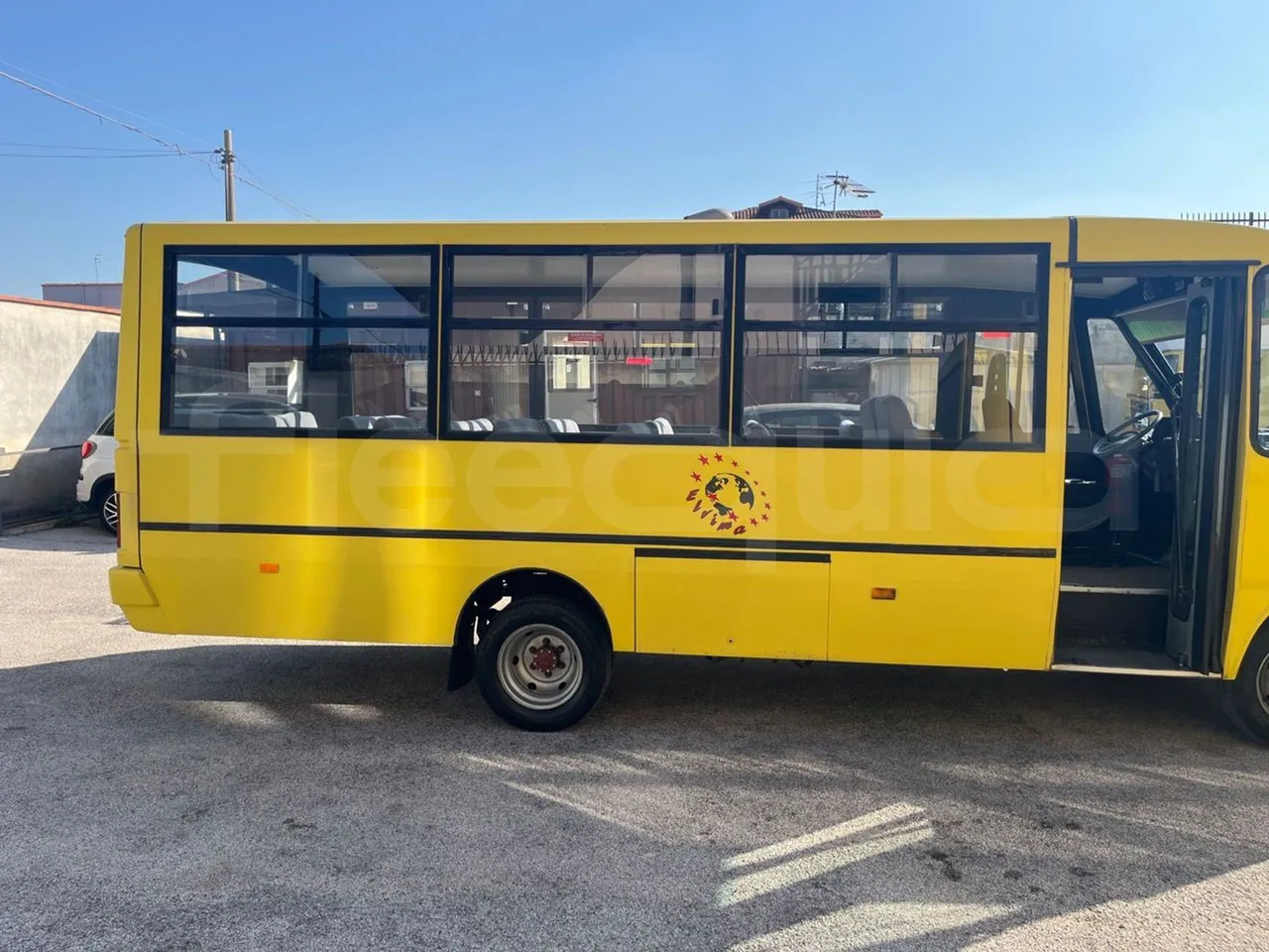 Iveco Cacciamali Tema - Euro1 - 76kW - 6.660mt - front door 3 open