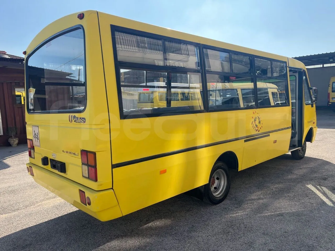 Iveco Cacciamali Tema - Euro1 - 76kW - 6.660mt - 3/4 right rear doors open