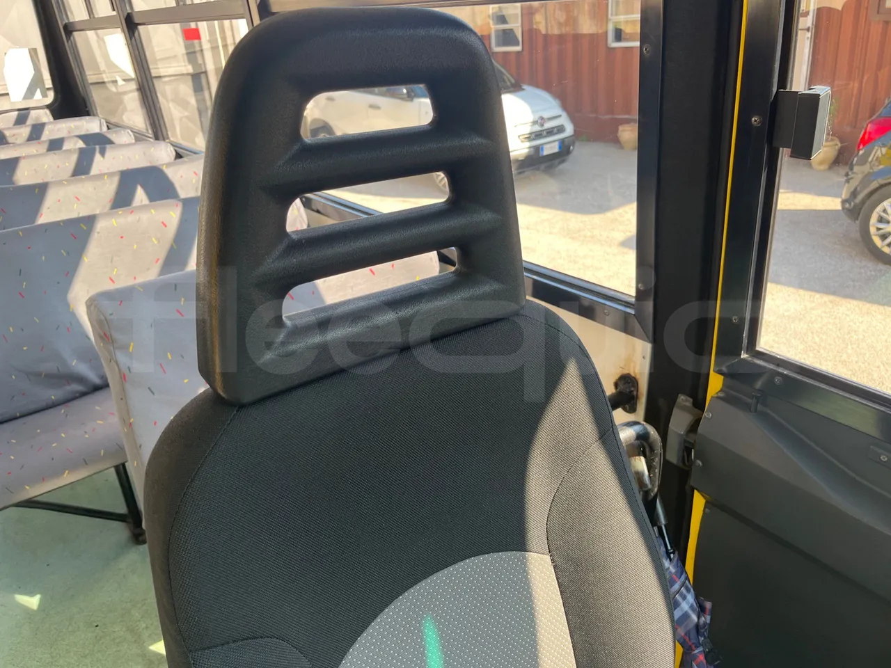 Iveco Cacciamali Tema - Euro1 - 76kW - 6.660mt - driver microphone accessories photo